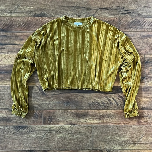 Brand new NWOT BP. Velvet chartreuse/mustard long sleeve crop top - Picture 1 of 2
